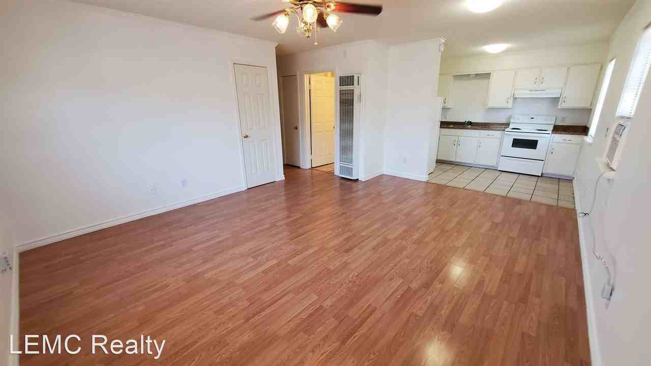 S. Tyler - Photo 3 of 7