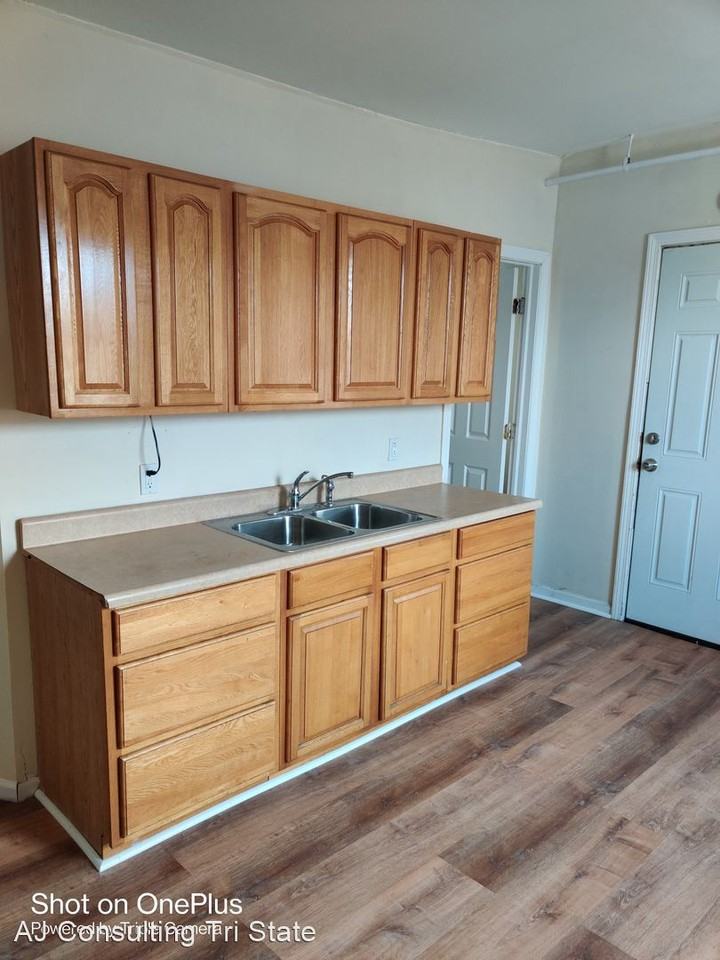 479 West Main St - Photo 2 of 10