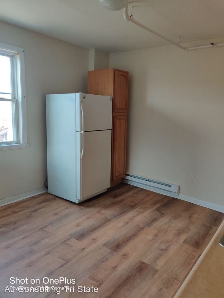 479 West Main St - Photo 3 of 10