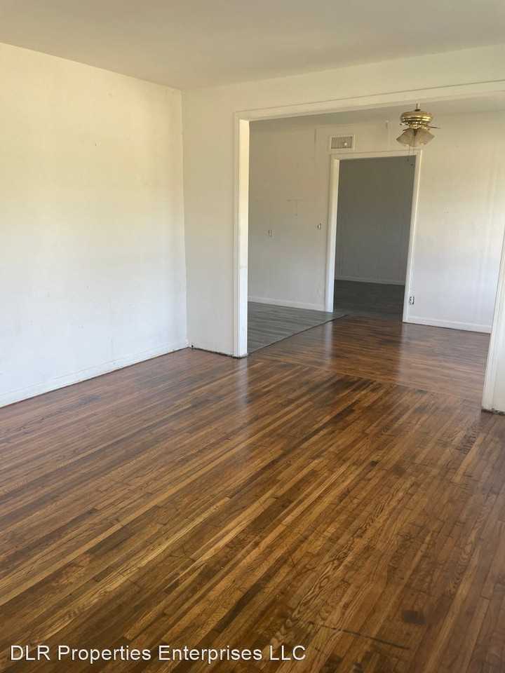 4680 N Hartford Ave - Photo 3 of 9