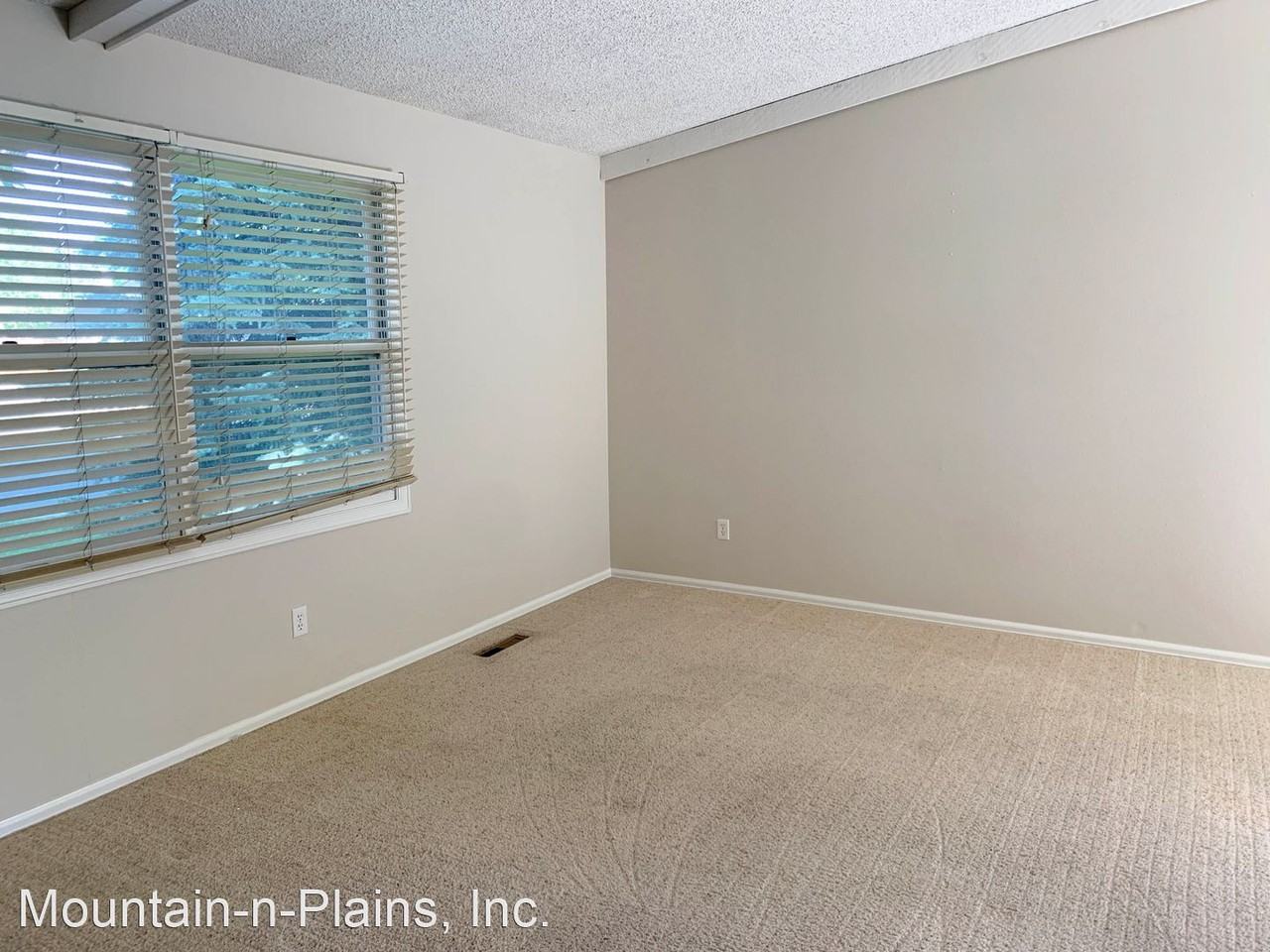 2618 Brookwood Dr - Photo 2 of 18