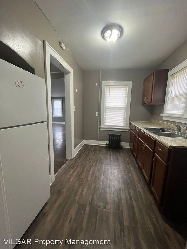 112 W 13th St - Photo 2 of 14