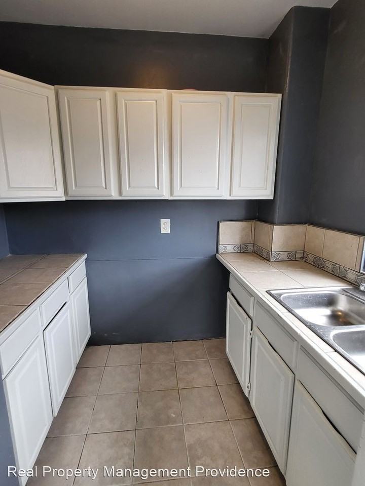 71 Moore St - Photo 3 of 13