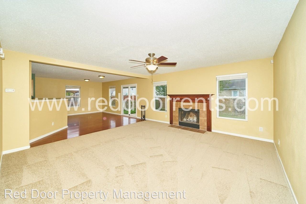 10847 Grace Dr - Photo 2 of 30