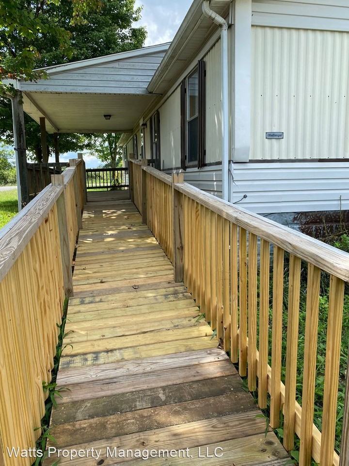 1926 Long Island Rd - Photo 2 of 10