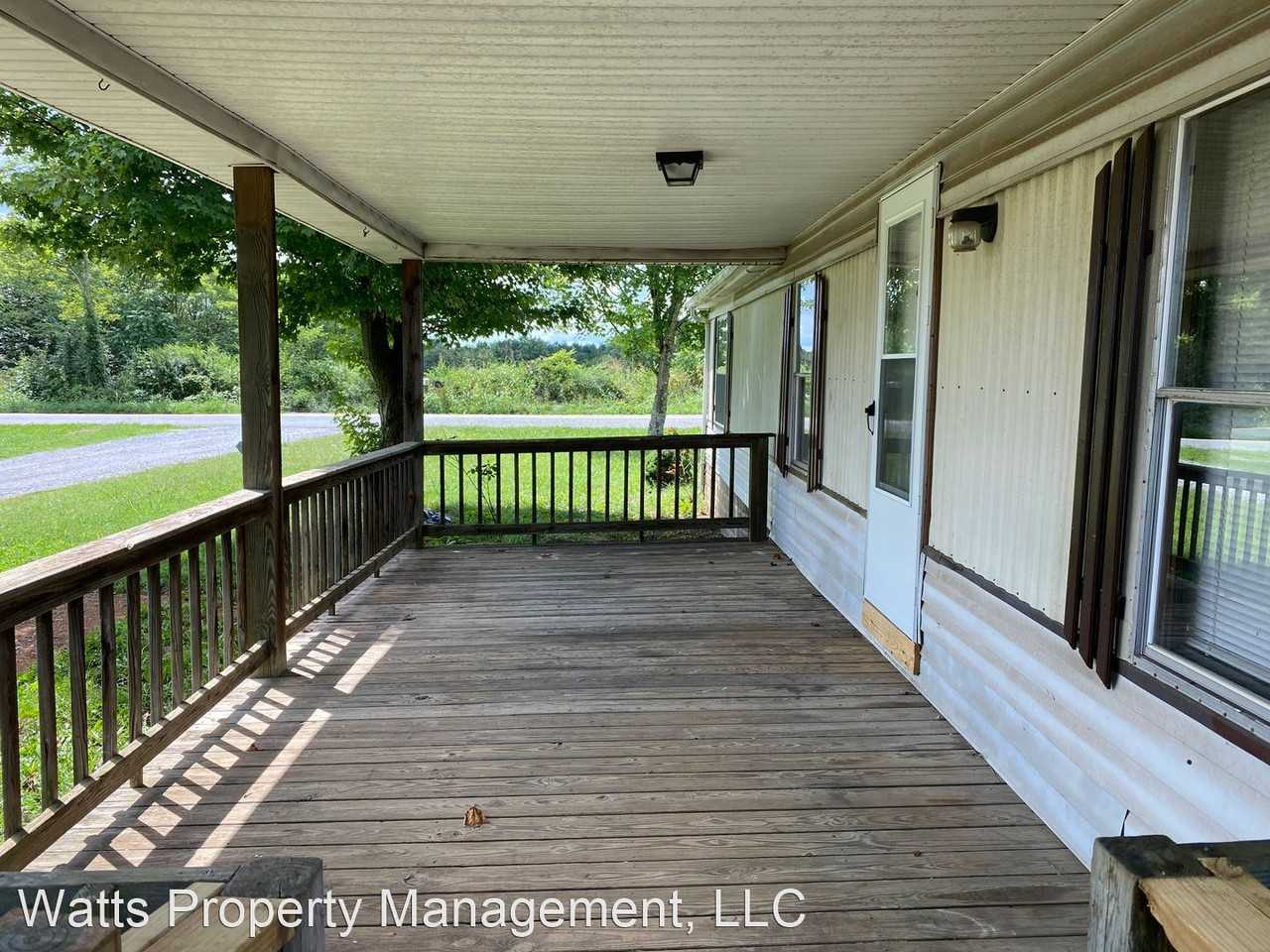 1926 Long Island Rd - Photo 3 of 10