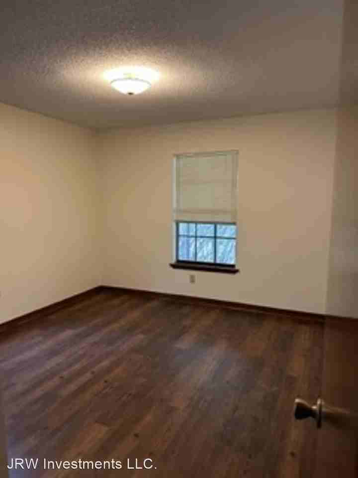 3579 Horne Hollow Rd - Photo 2 of 9