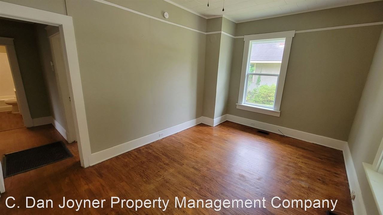 126 Marion St - Photo 2 of 9