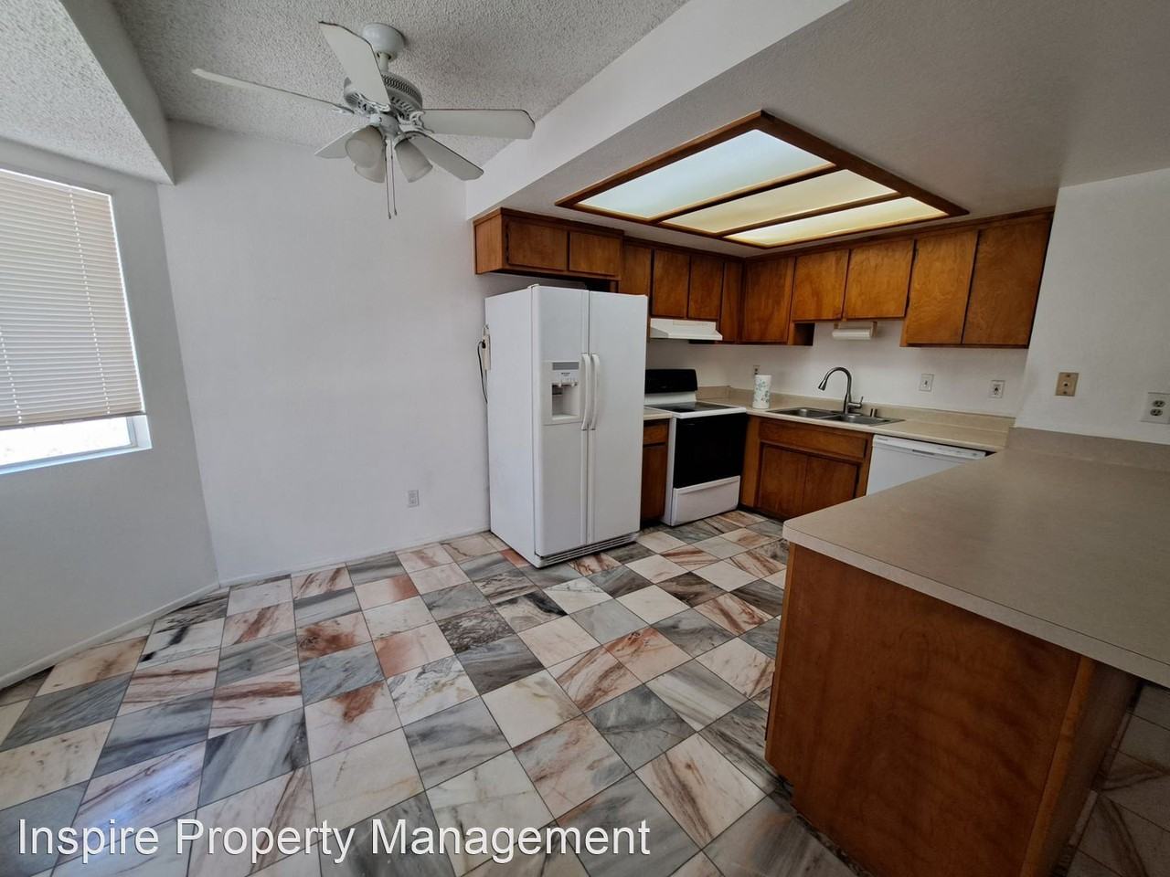 49069 Park Ave - Photo 3 of 8