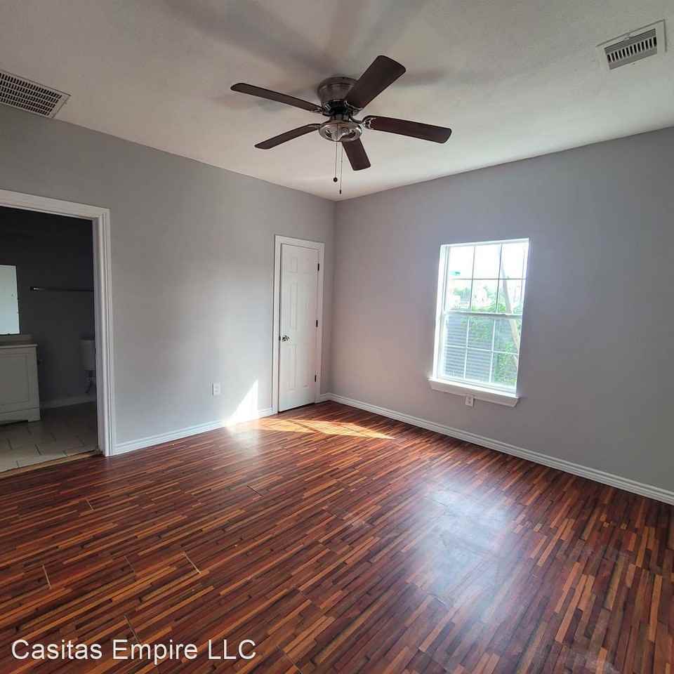 201 66th St - Photo 3 of 14