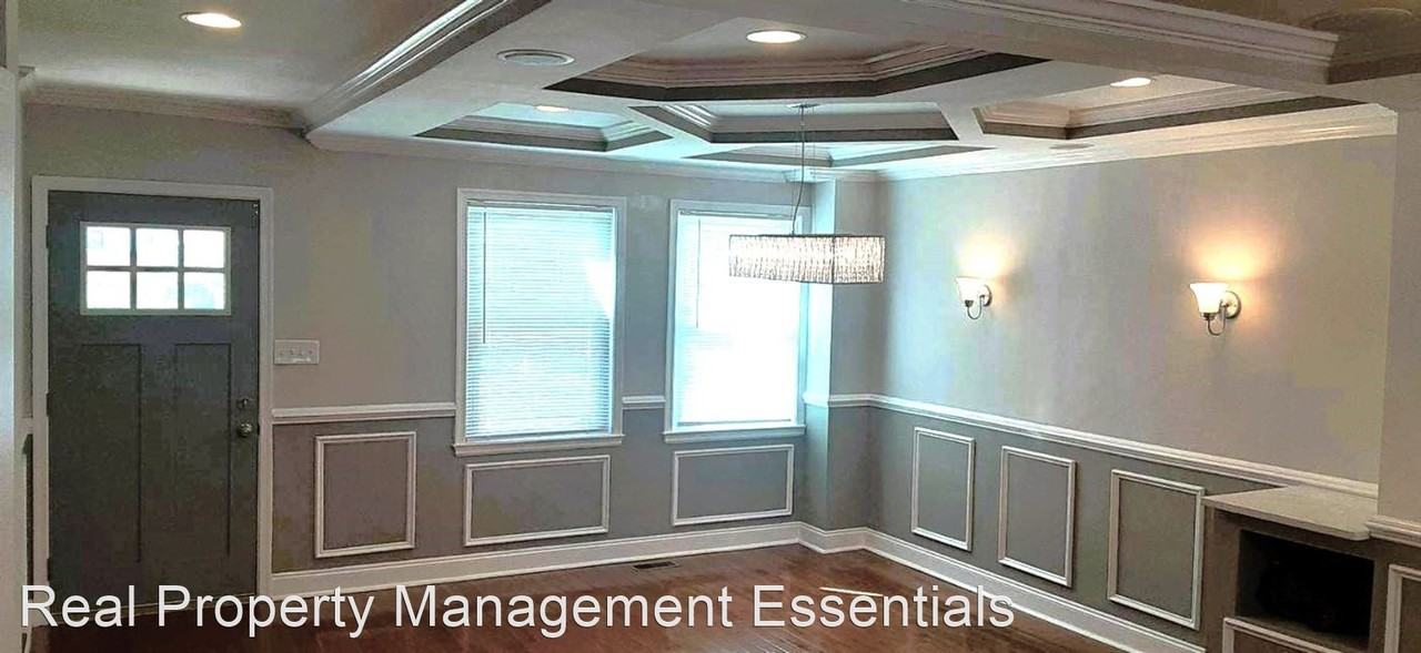 1324 Pentwood Rd - Photo 2 of 11