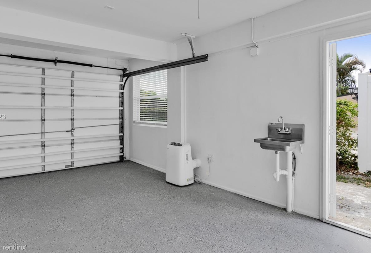 4921 Nw 12th Ct - Photo 3 of 4