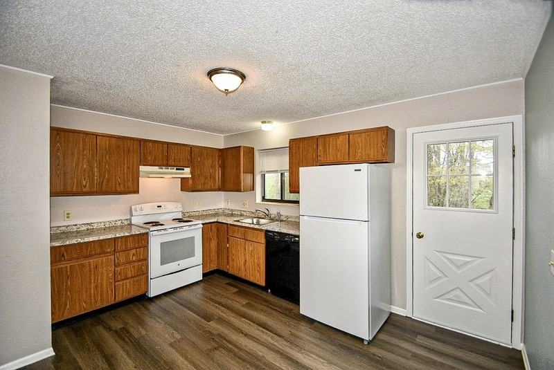 912 Redwing Dr - Photo 3 of 12