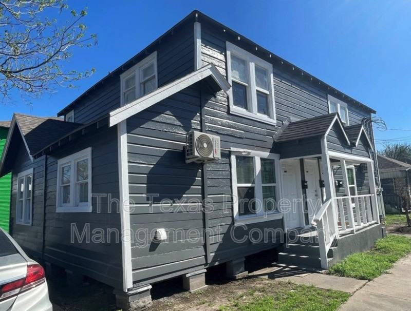 1401 1/2 Collier St - Photo 2 of 11