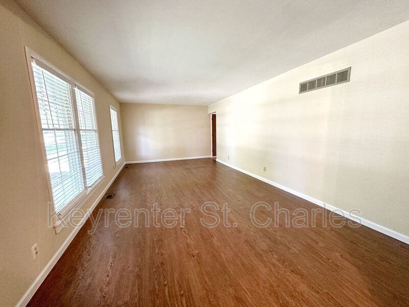 414 Marie Ln - Photo 2 of 25