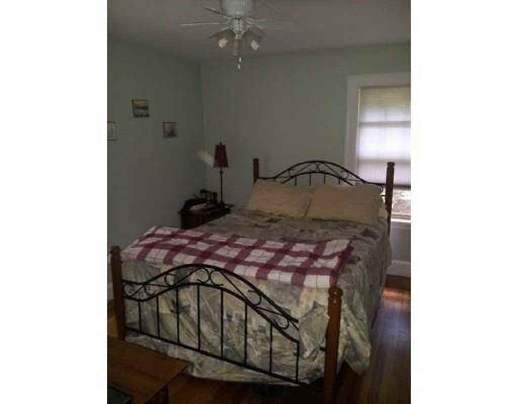 137 Wood Street - Photo 2 of 5