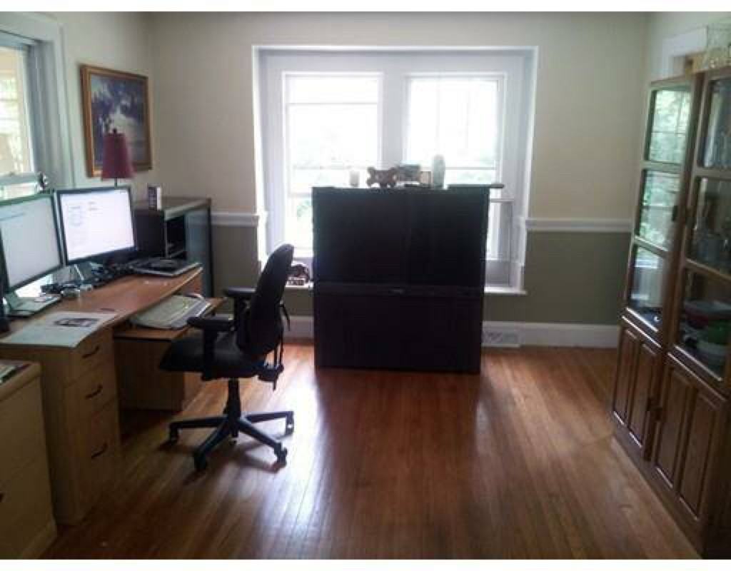 137 Wood Street - Photo 3 of 5