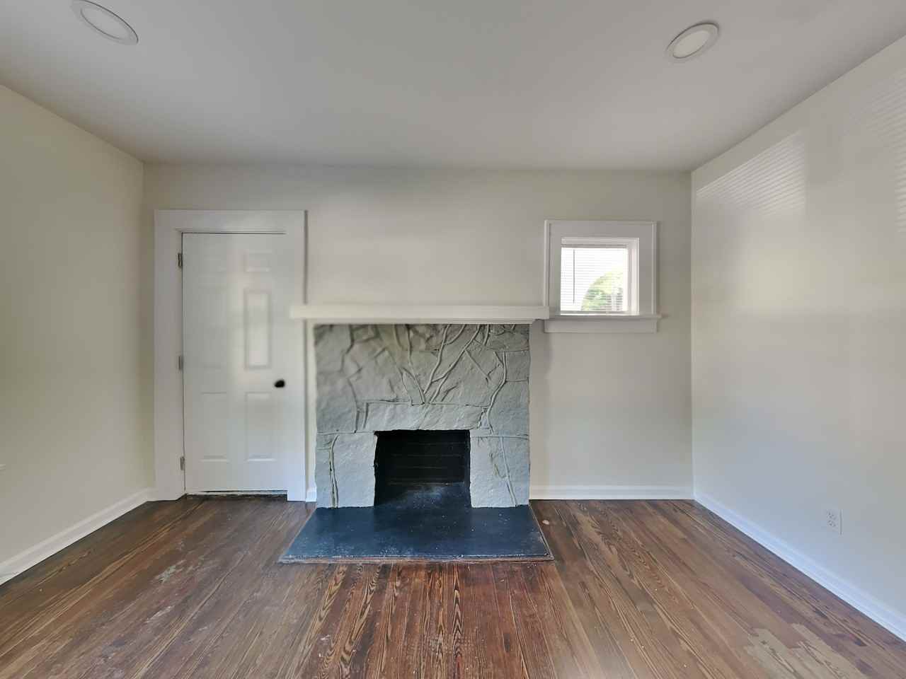 499 Woodlawn Ave Nw - Photo 2 of 15