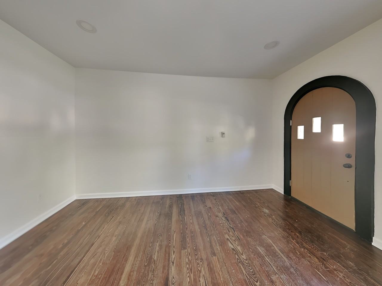 499 Woodlawn Ave Nw - Photo 3 of 15