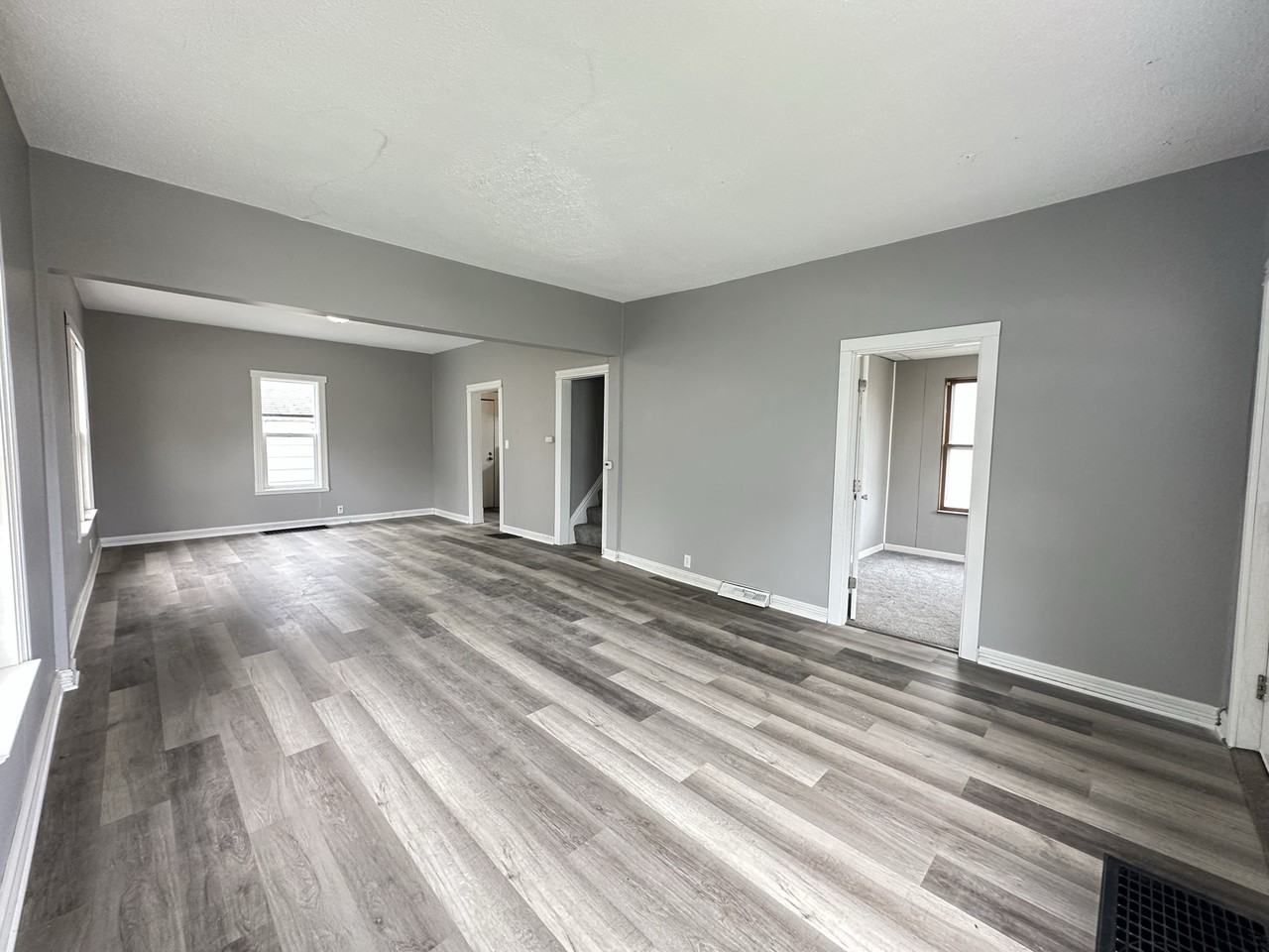 906 2nd St - Photo 3 of 13