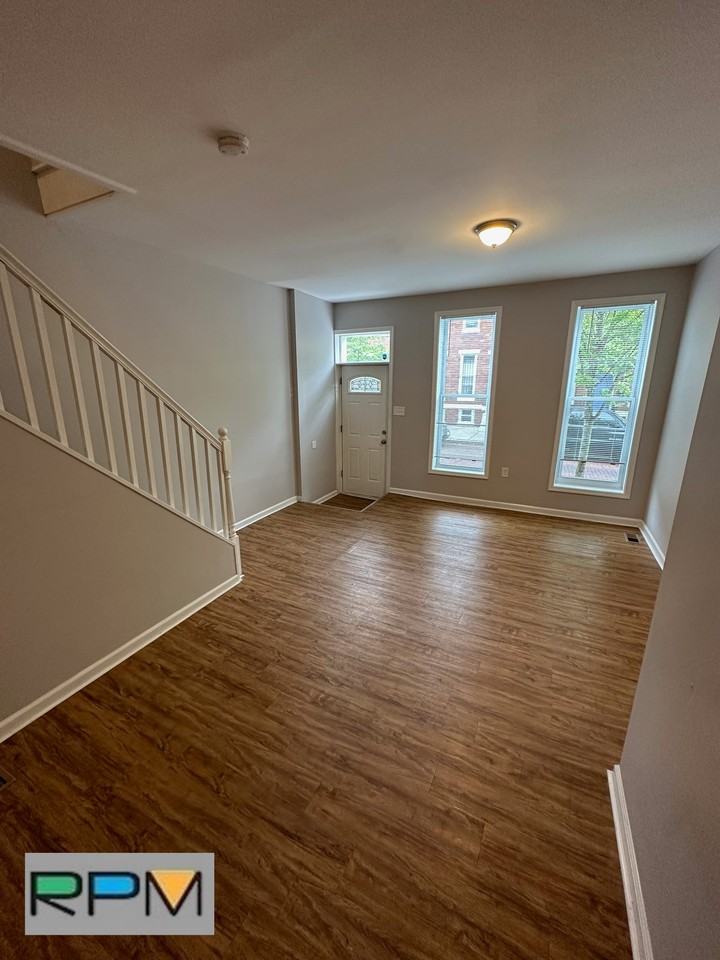 443 Whitridge Ave - Photo 2 of 12