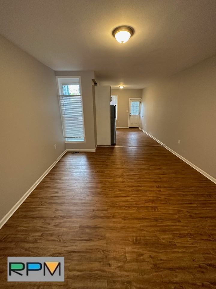 443 Whitridge Ave - Photo 3 of 12