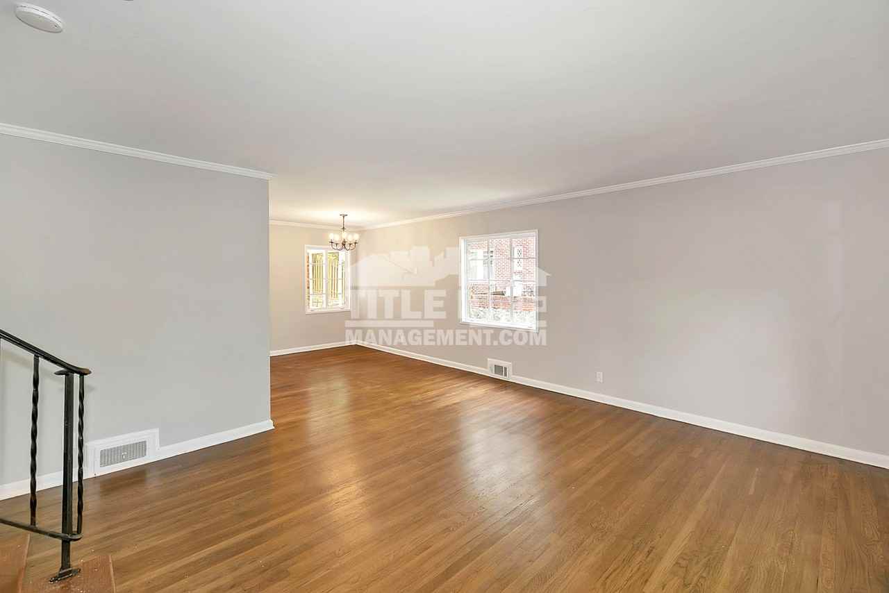 1321 Stillwood Dr Ne #B - Photo 3 of 23