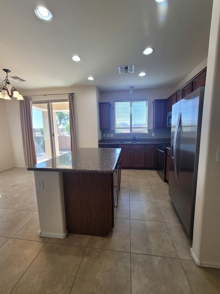 21021 E Pecan Ln - Photo 3 of 16