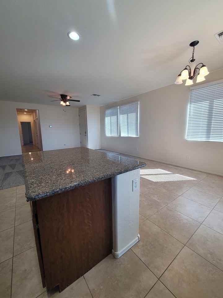21021 E Pecan Ln - Photo 4 of 16