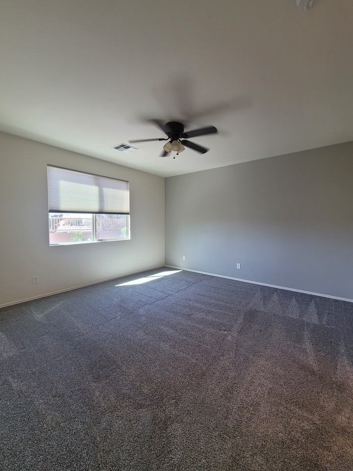 21021 E Pecan Ln - Photo 5 of 16