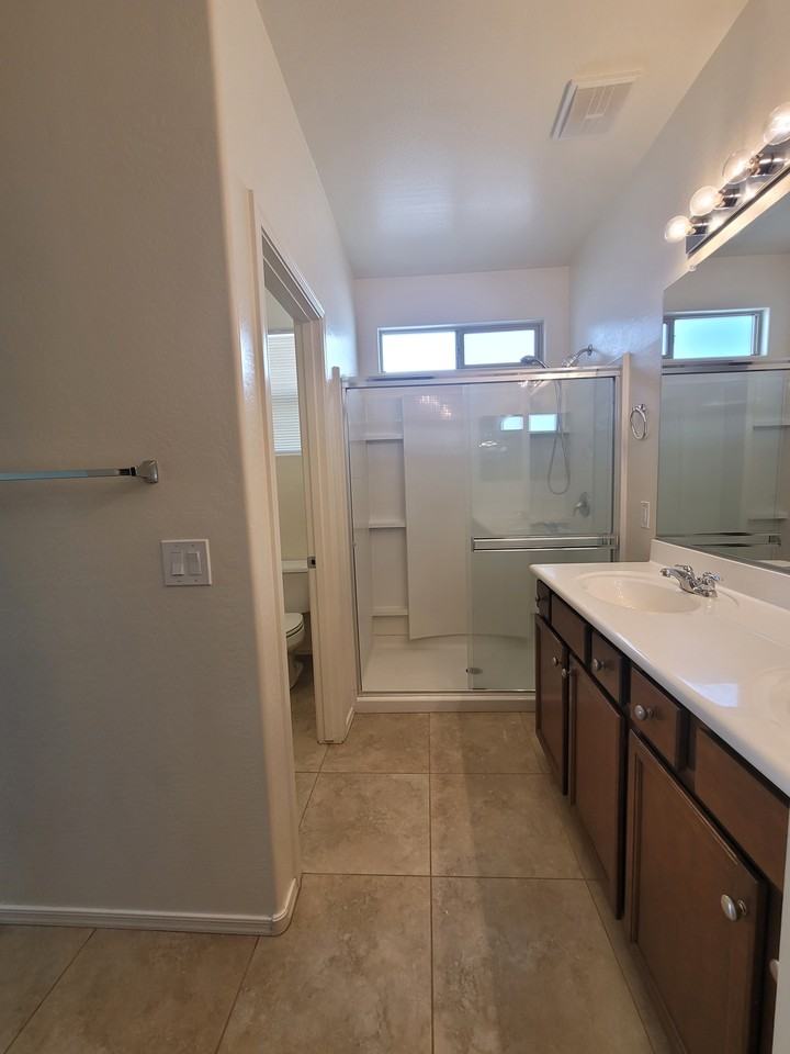 21021 E Pecan Ln - Photo 7 of 16