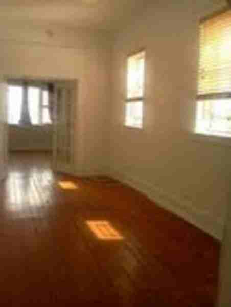 Metropolitan Avenue-Williamsburg-LISTING ID 116176 - Photo 2 of 3