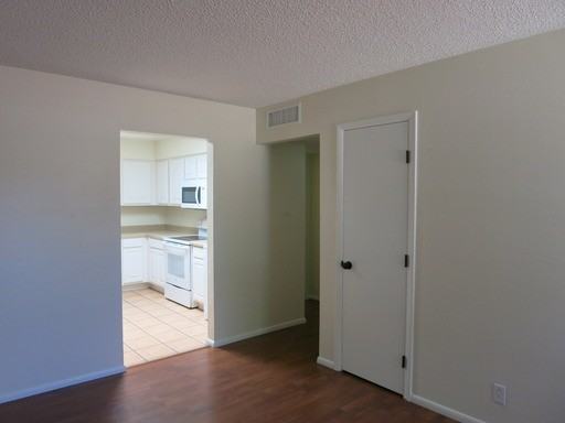 1528 Moon St NE - Photo 3 of 12