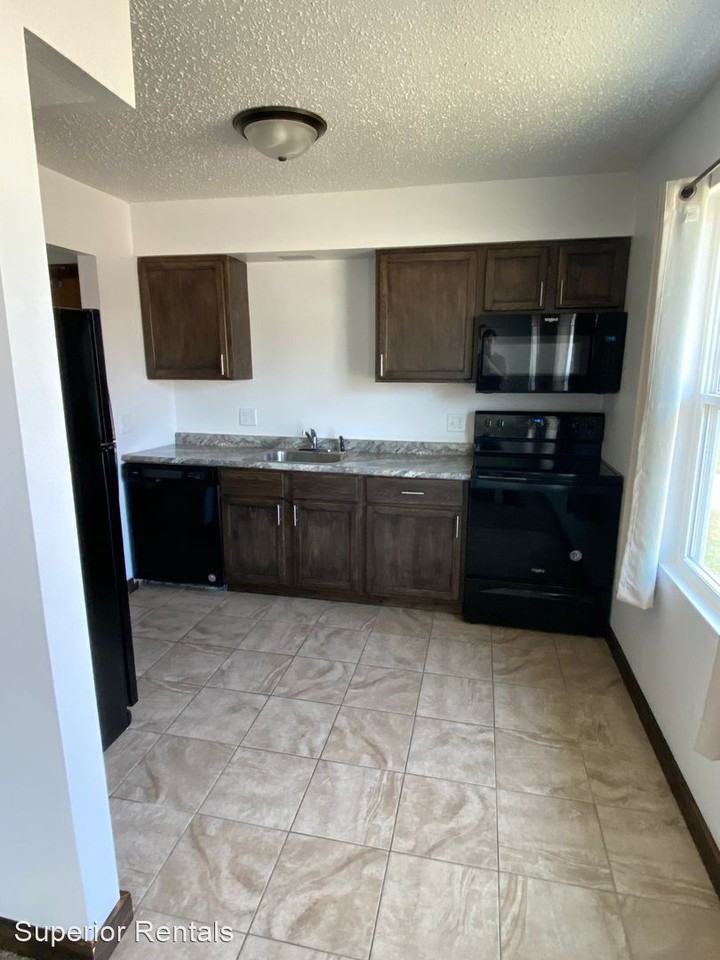 401 Melody Lane - Photo 2 of 6