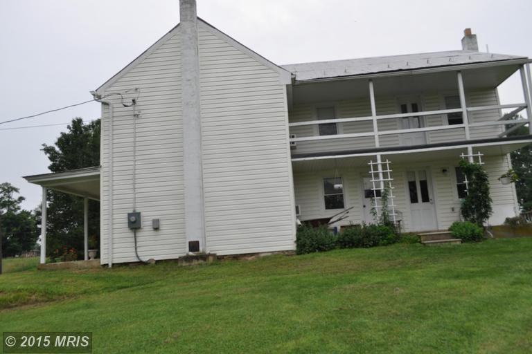 7042 Tommytown Rd - Photo 3 of 30