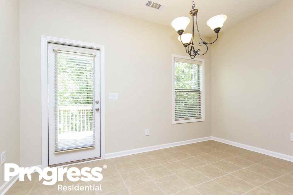 505 Broughton Dr - Photo 2 of 16