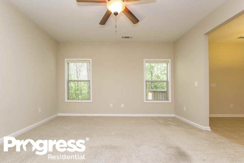 505 Broughton Dr - Photo 3 of 16