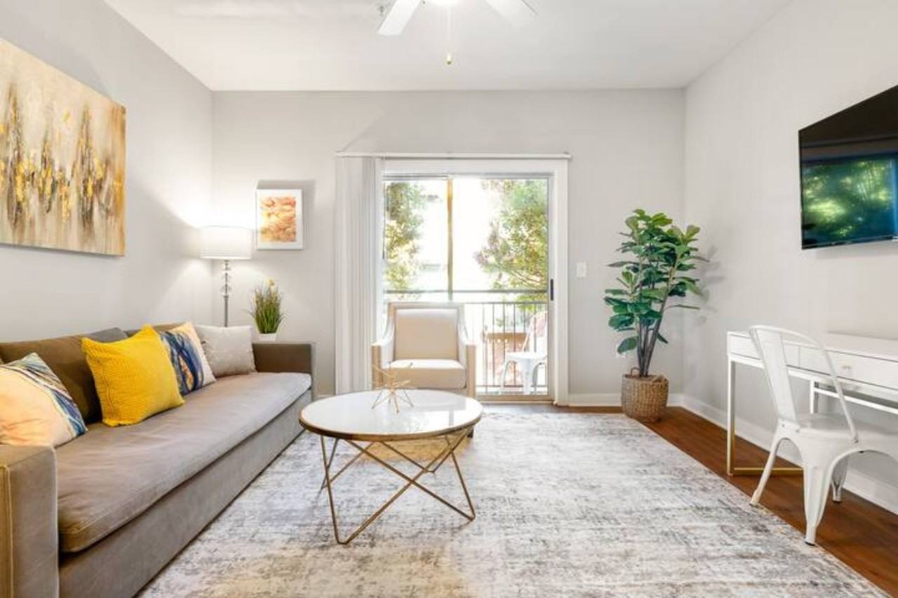 240 N Highland Ave NE - Photo 3 of 26