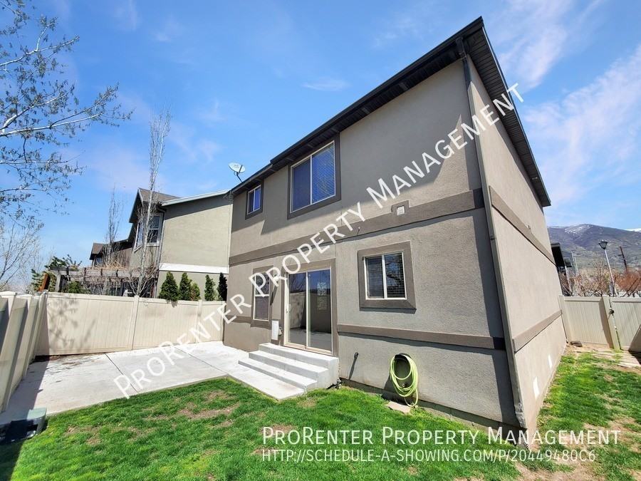 1005 N 740 W - Photo 2 of 18