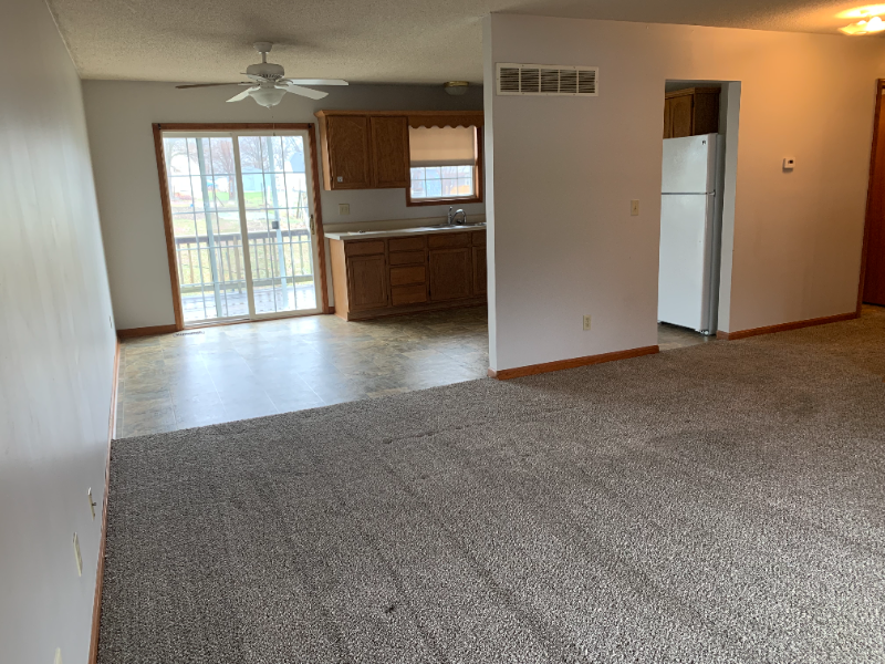 537 E Lacy St - Photo 3 of 9