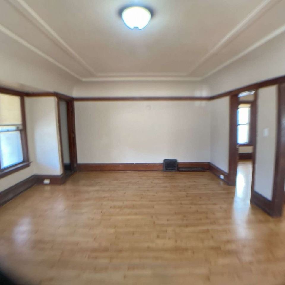 2422 N 41st St - Photo 3 of 18