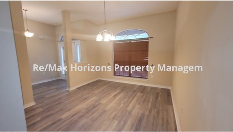 5524 Tucker Cir - Photo 3 of 17
