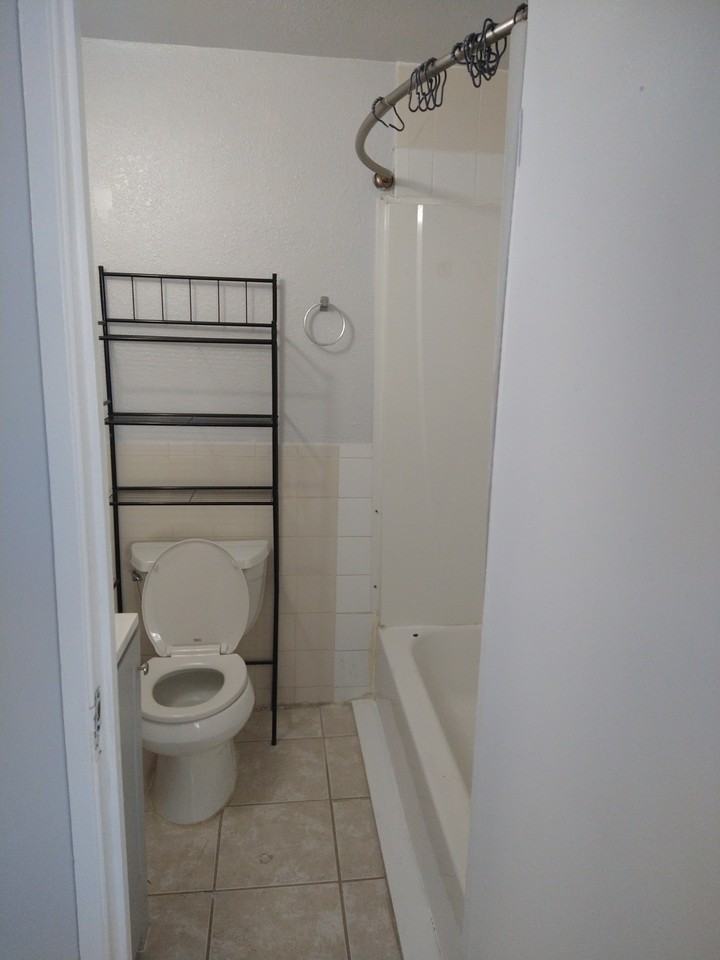 4390 43rd St N #B - Photo 2 of 10