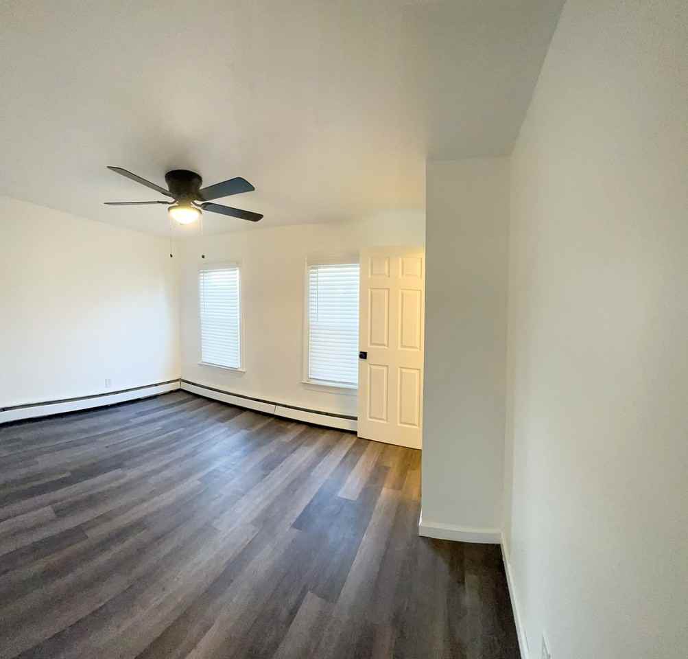 239 William St #2 - Photo 3 of 9