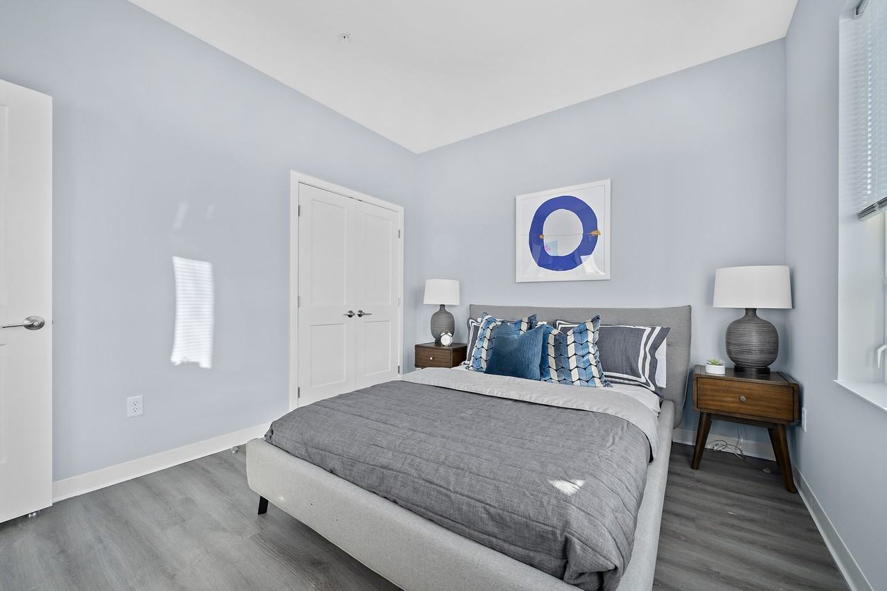 1055 Main - Photo 5 of 10