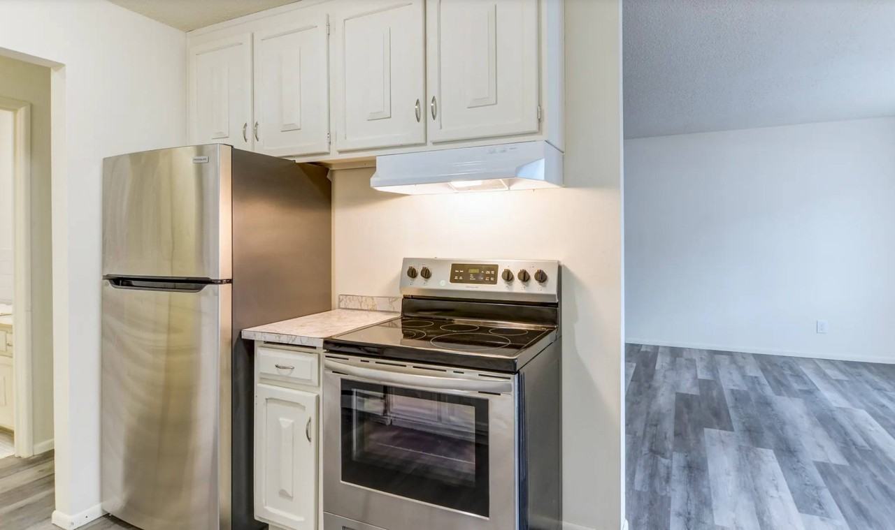 Arlington Place - Photo 2 of 39