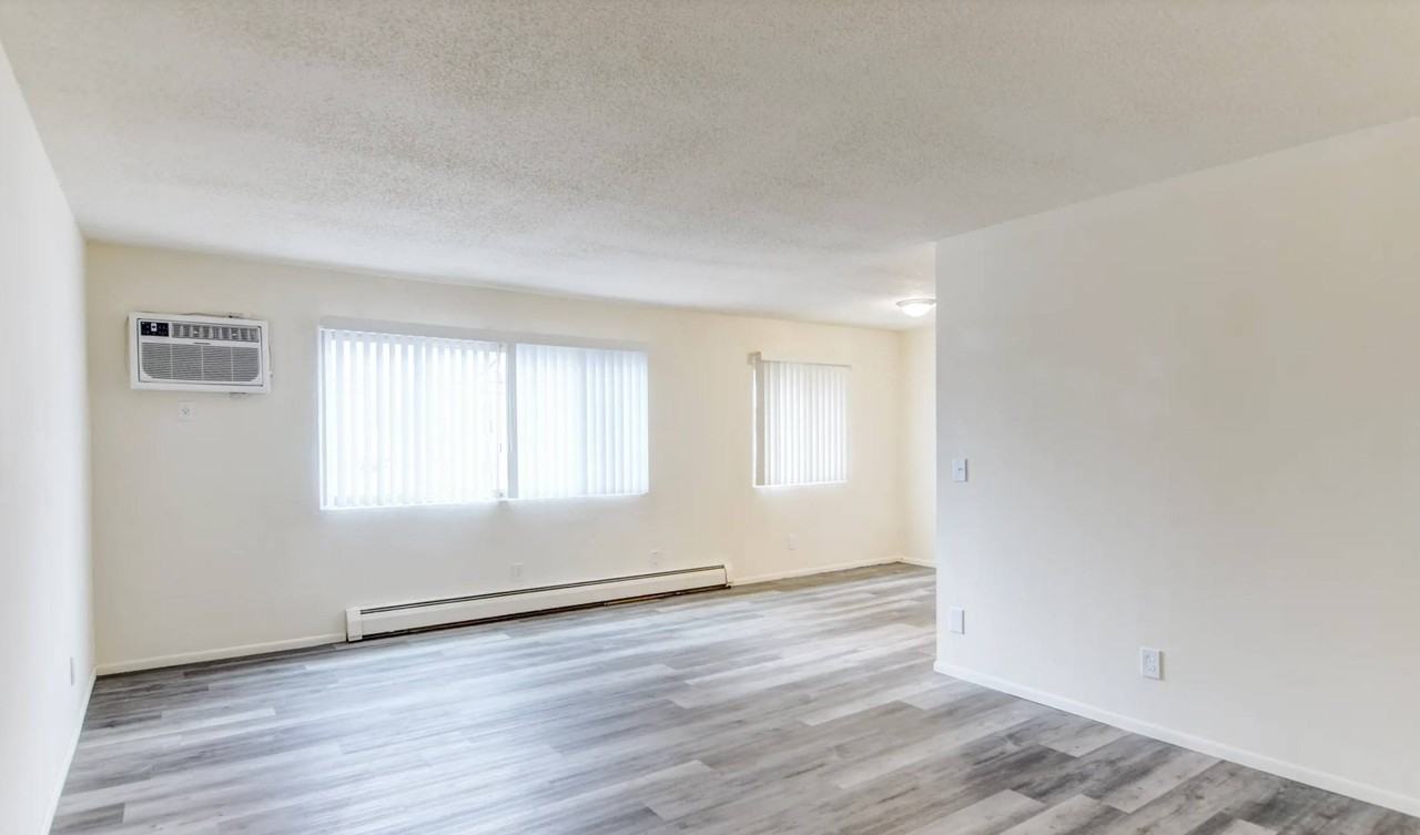 Arlington Place - Photo 5 of 39