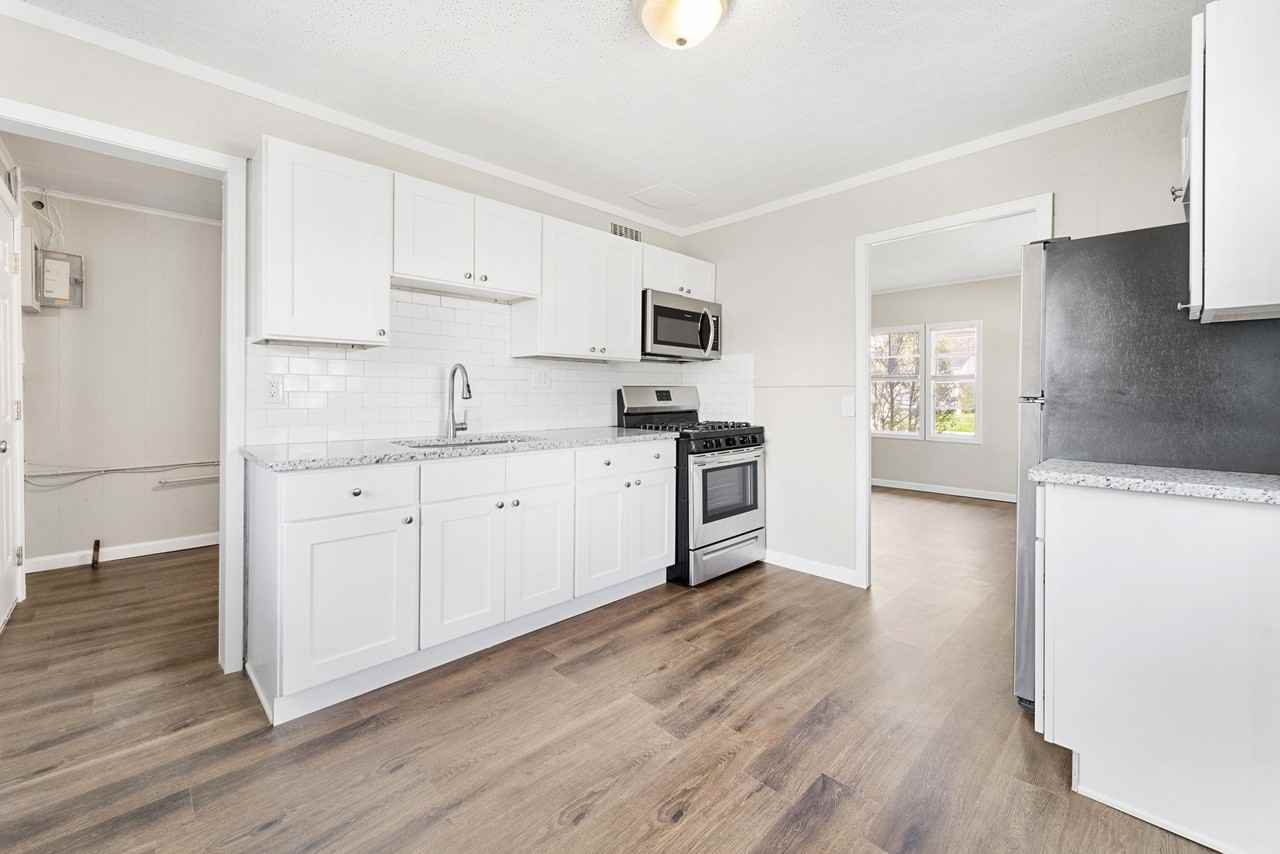 14621 Agnes St #1 - Photo 3 of 10