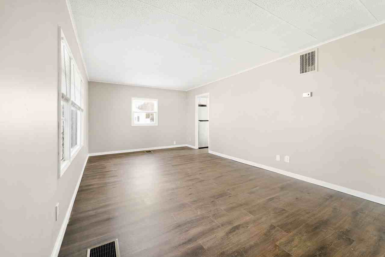 14621 Agnes St #1 - Photo 5 of 10