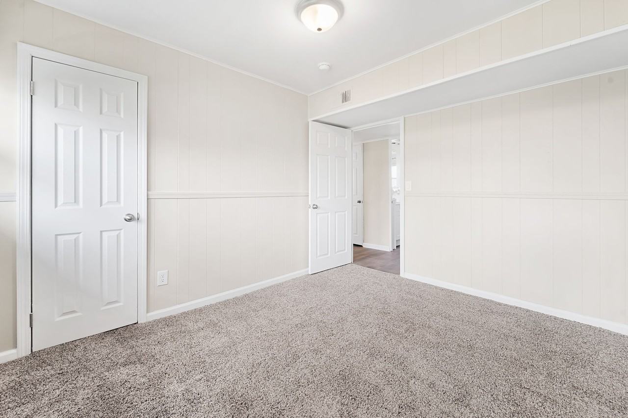 14621 Agnes St #1 - Photo 6 of 10